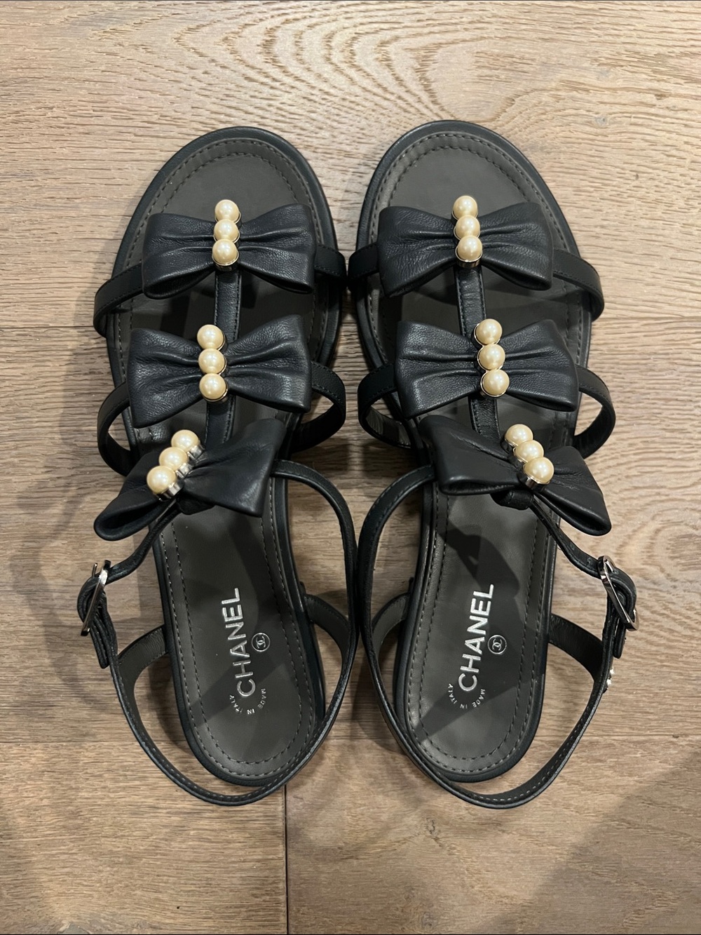 Chanel Dark Green/Black lambskin bow pearl embellished gladiator sandals EU 37